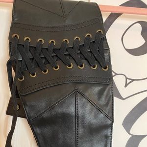 Mid-Waist Belt
